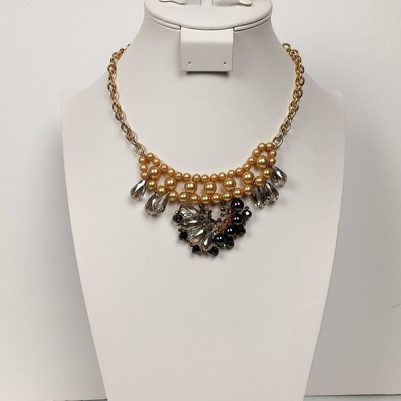 NWT BALLET BRAND FAUX PEARL AND CRYSTAL "BEE" NECKLACE - Picture 3 of 9